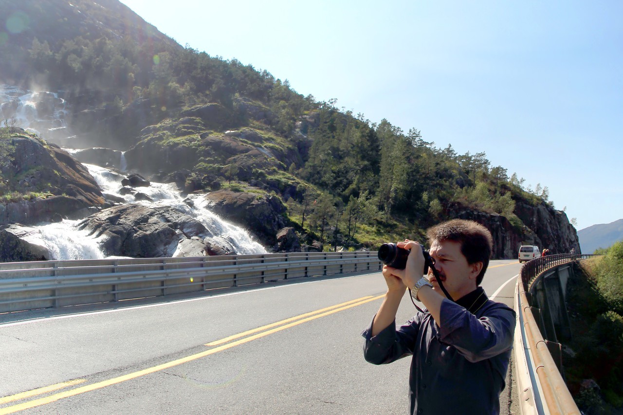 Langfossen Waterfall