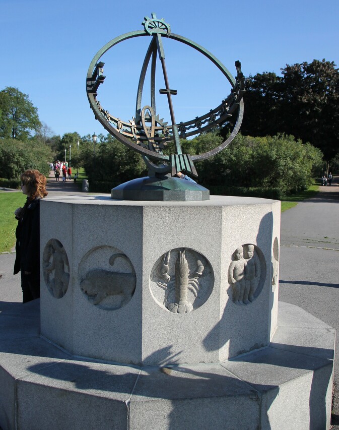 Vigeland Park. Sundial