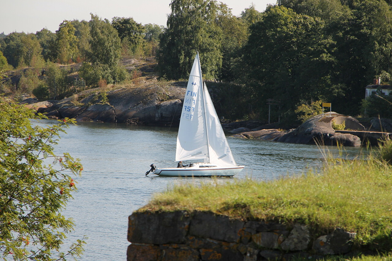 Kustaanmiekka Strait