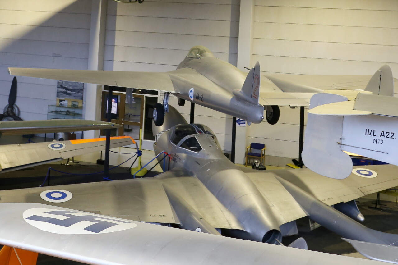 Jet fighters De Havilland Vampire FB.52 and T. 55, Vantaa