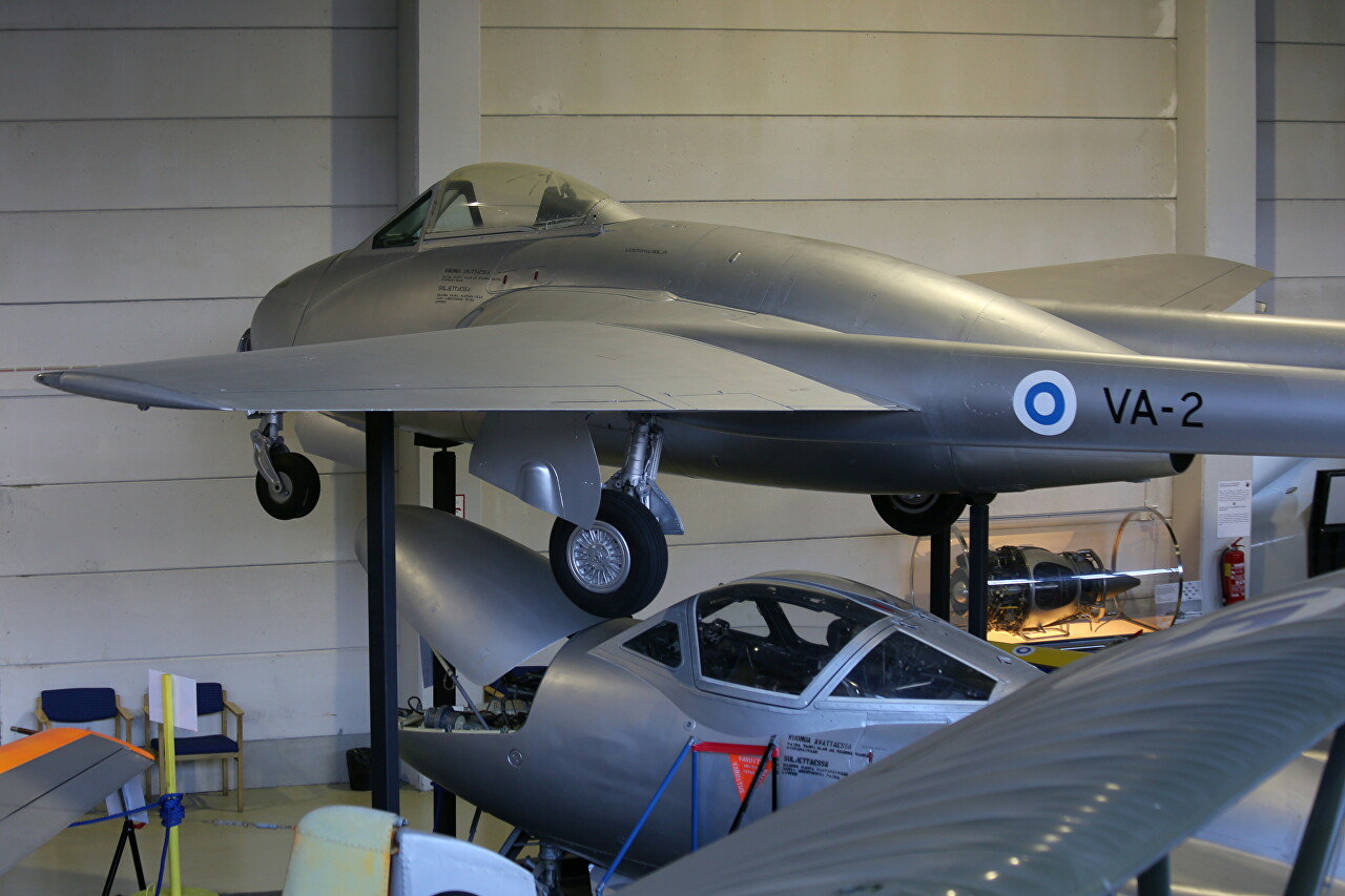 Jet fighters De Havilland Vampire FB.52 and T. 55, Vantaa