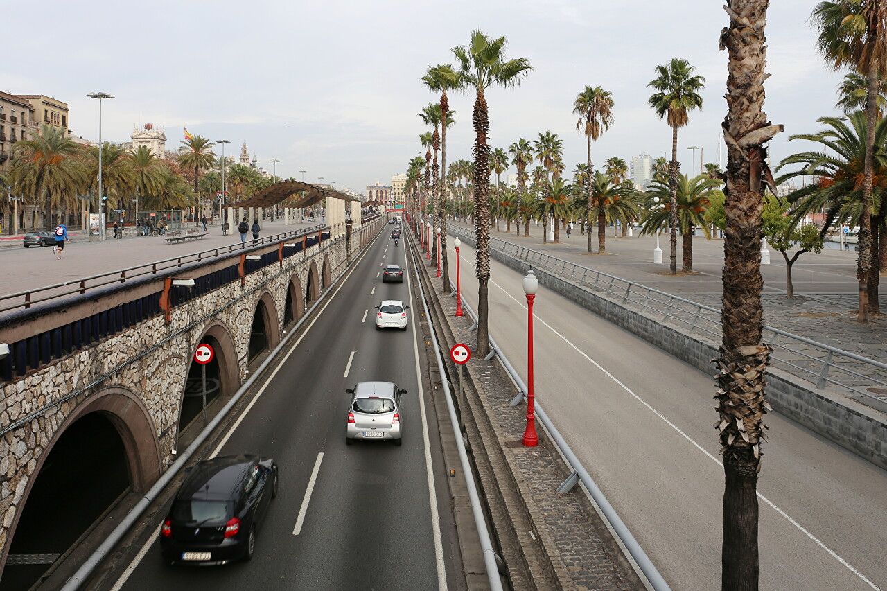 Mol de la Fusta Embankment, Barcelona