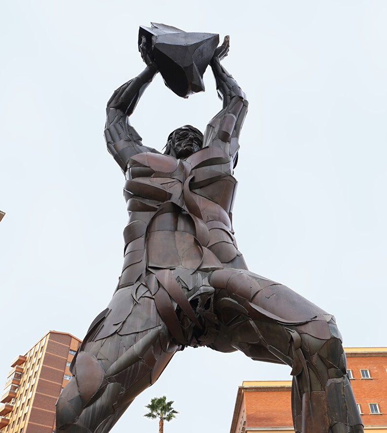 Statue of the Giant Tombatossals, Castellon de la Plana