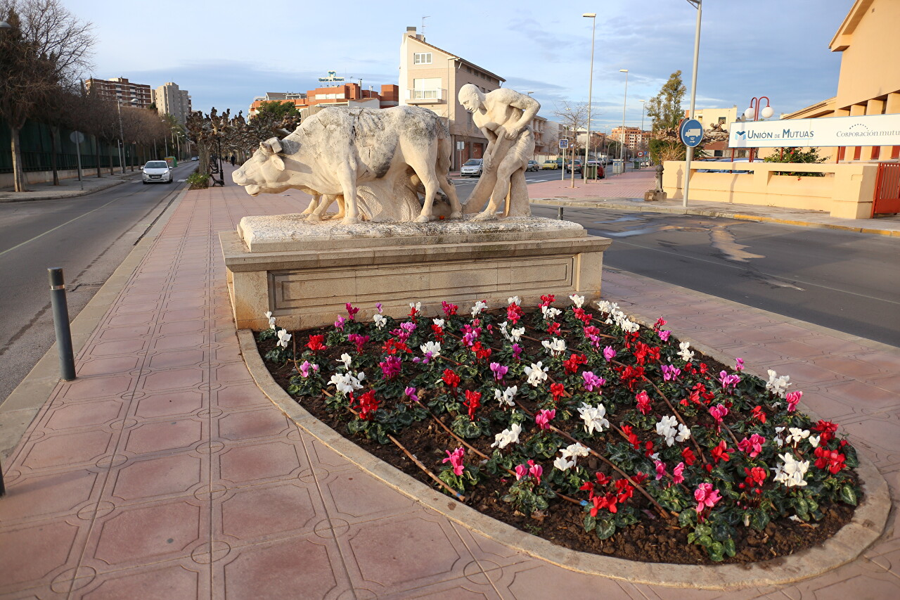 Monument to Perot de Granyana, Castellon de la Plana