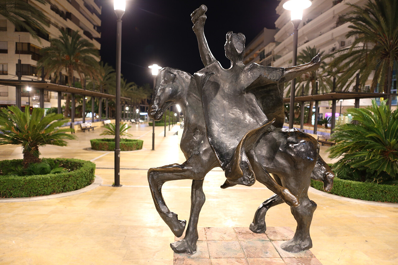 Night Marbella. Sculptures by Salvador Dali