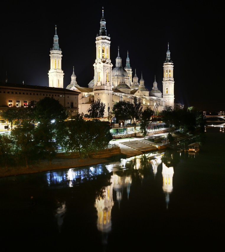 Zaragoza. Basilica of Our Lady of the Pillar at night. View from the Stone bridge