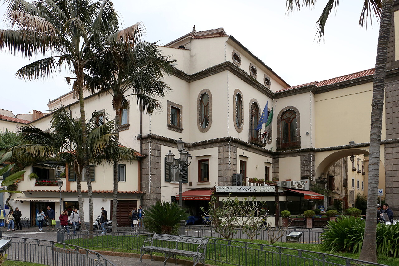 San Antonino Square, Sorrento