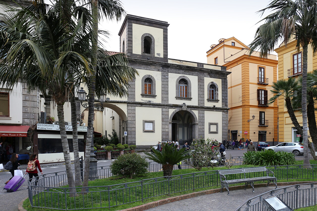 San Antonino Square, Sorrento