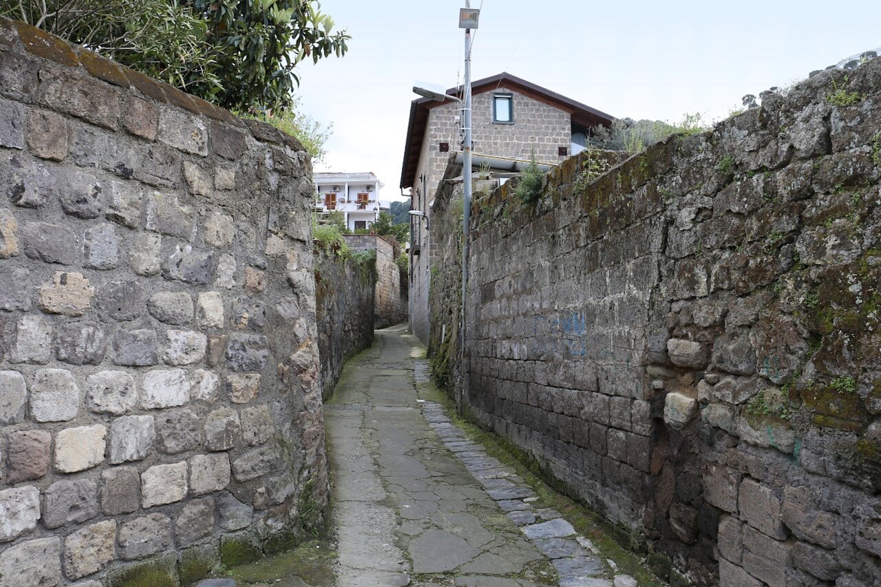 'Street of walls' Via Sopra le Mura, Sorrento