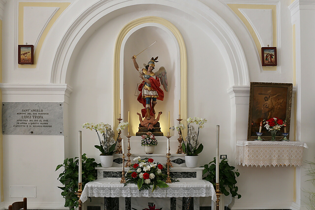 Церковь Михаила Архангела, Сант-Анджело