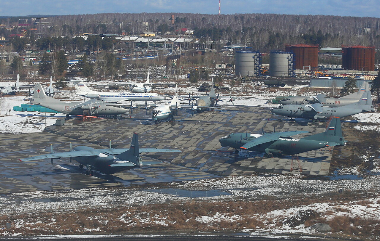 Военная зона аэропорта Кольцово. Ан-10