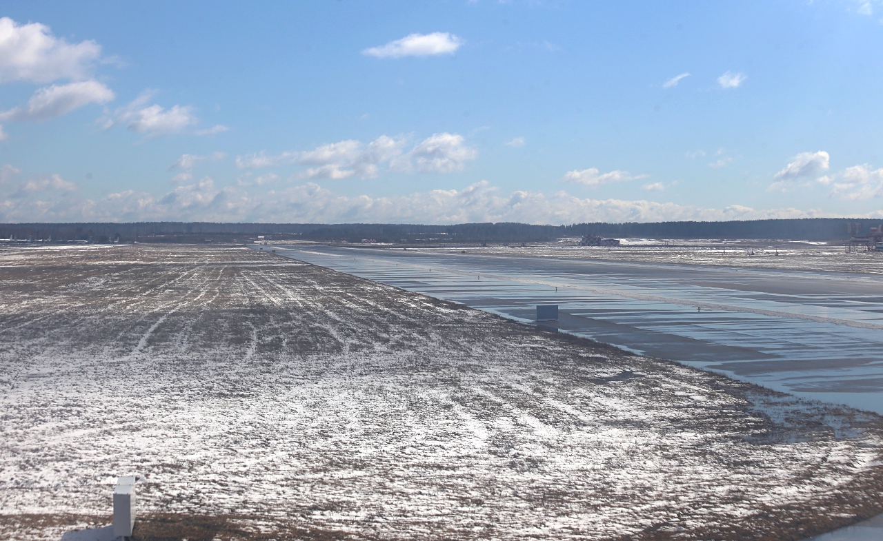 Airport Yekaterinburg-Koltsovo runway