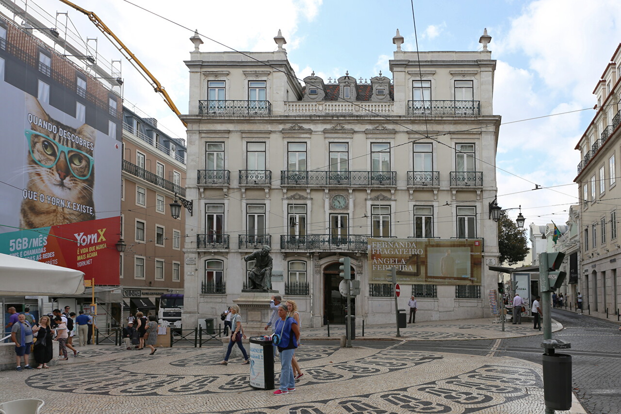 Площадь Шиаду, Лиссабон