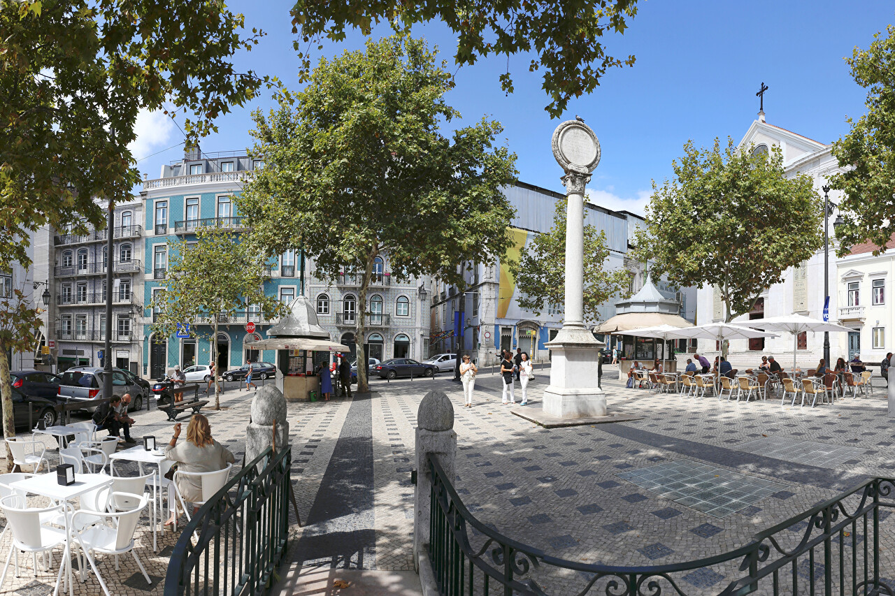 Площадь Триндаде Коэльо, Лисабон