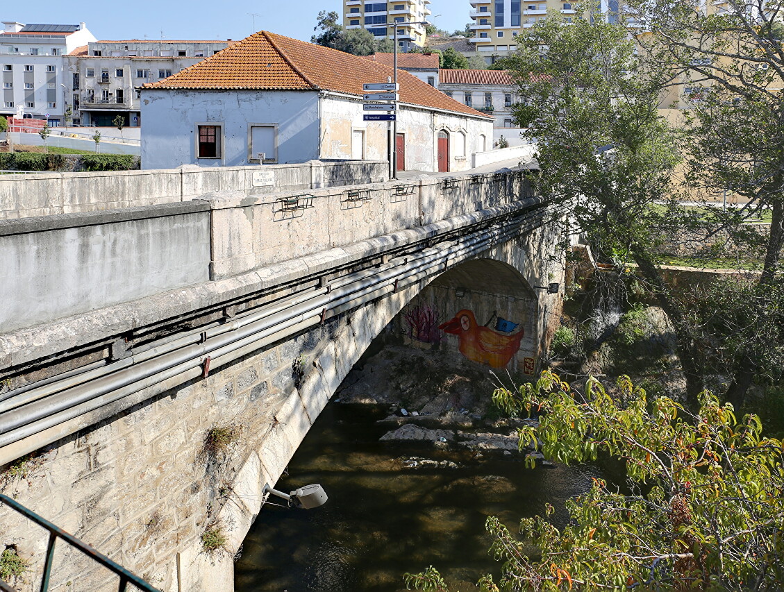Мост Хинце Рибейру, Лейрия