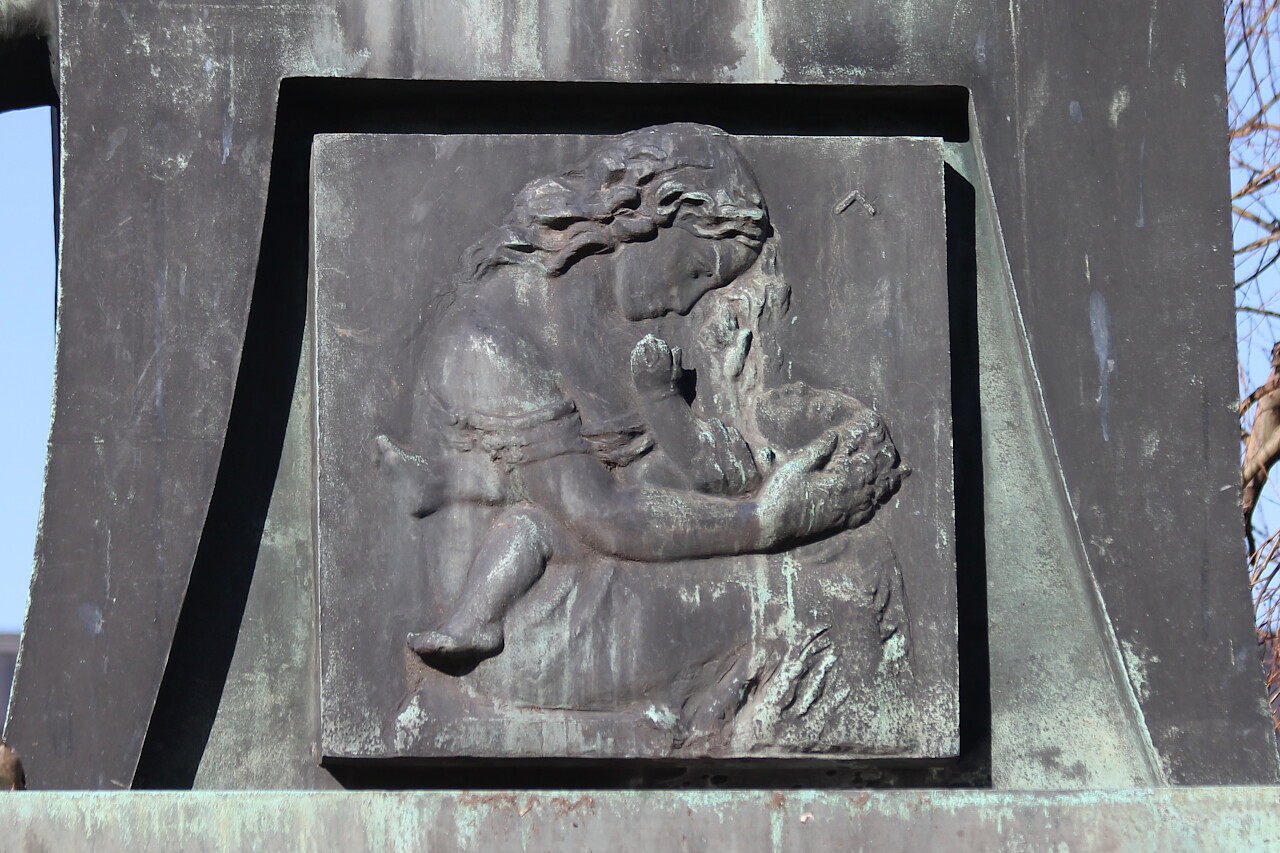 Monument to Alexis Kiwi, Helsinki