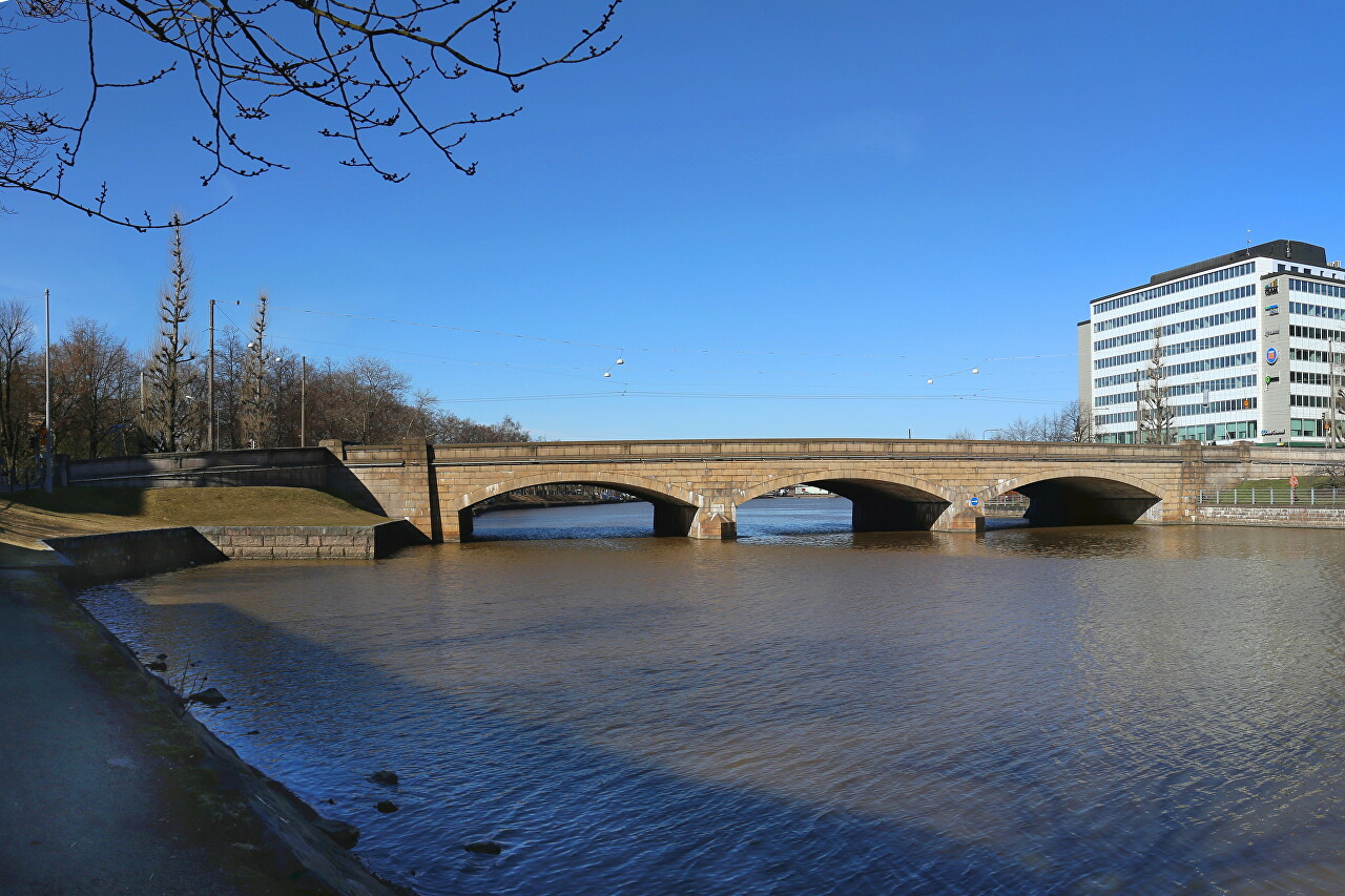 Pitkäsilta Bridge, Helsinki