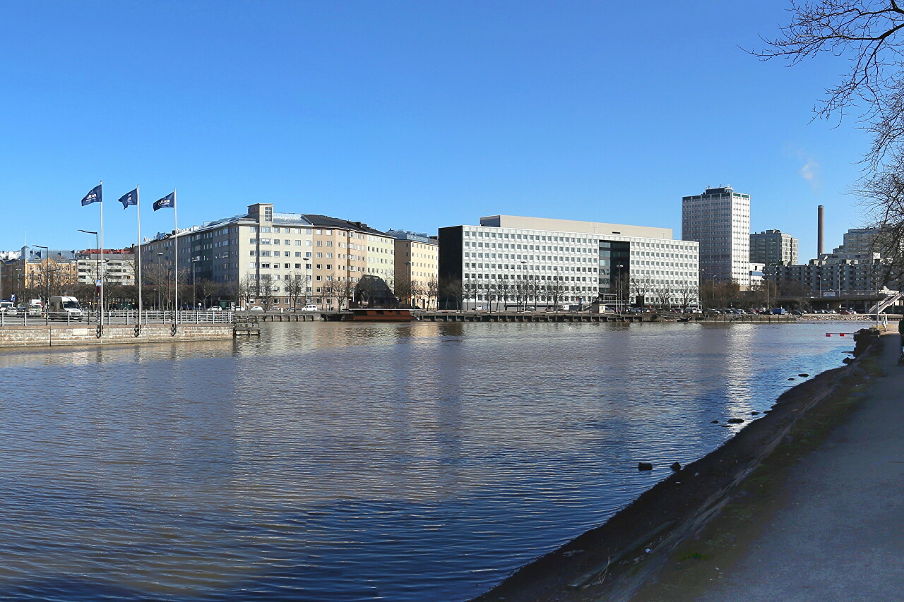 Pitkäsilta Bridge, Helsinki