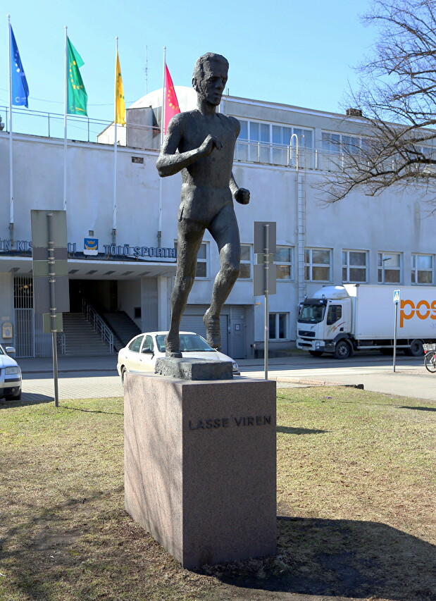 Памятник бегуну Лассе Вирену, Хельсинки