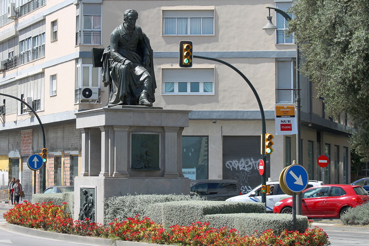 Авенида Мануэля Эредиа, Малага