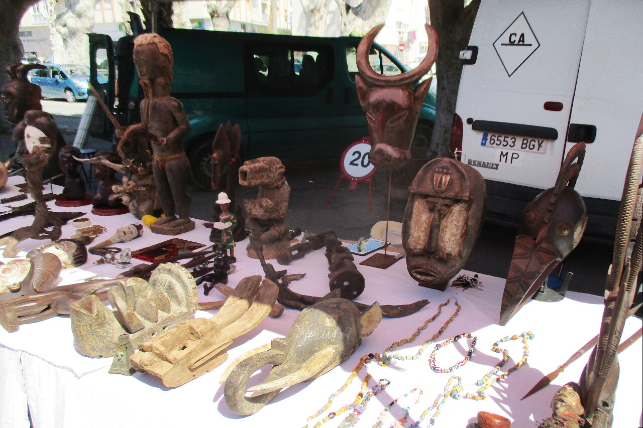 Блошиный рынок Меркадильо, Альмуньекар