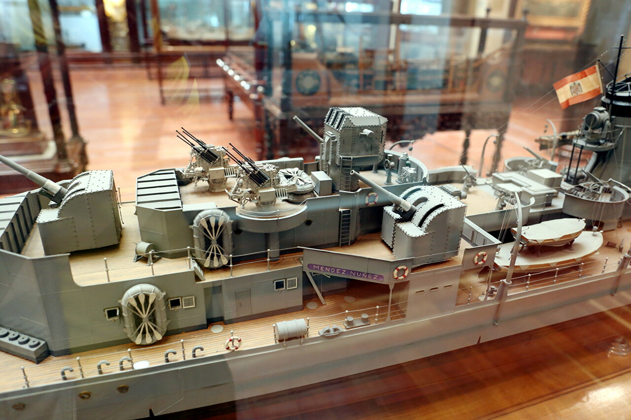 Model of the Méndez Núñez cruiser