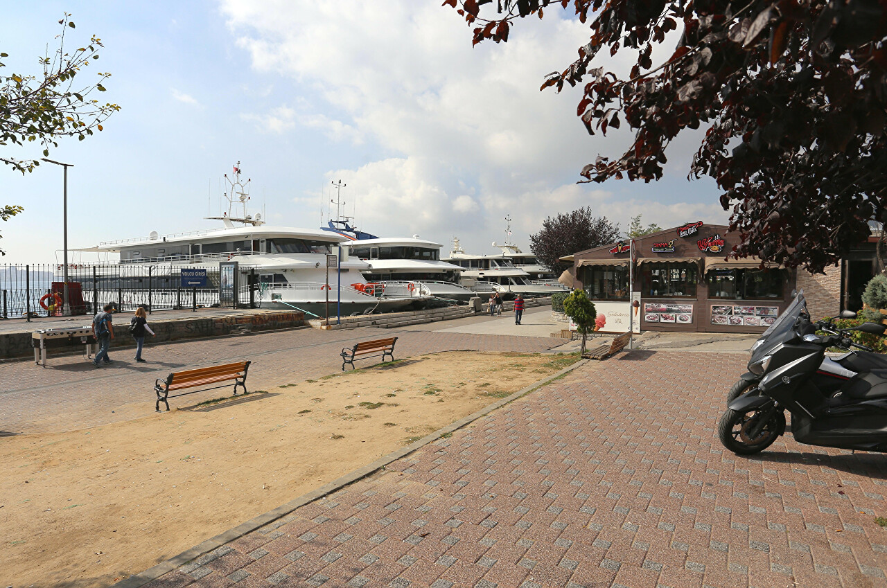 Beşiktaş ferry terminal, Istanbul
