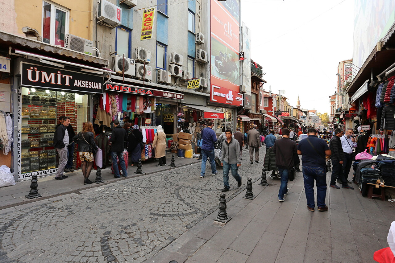 Shopping street Uzun Çarşı
