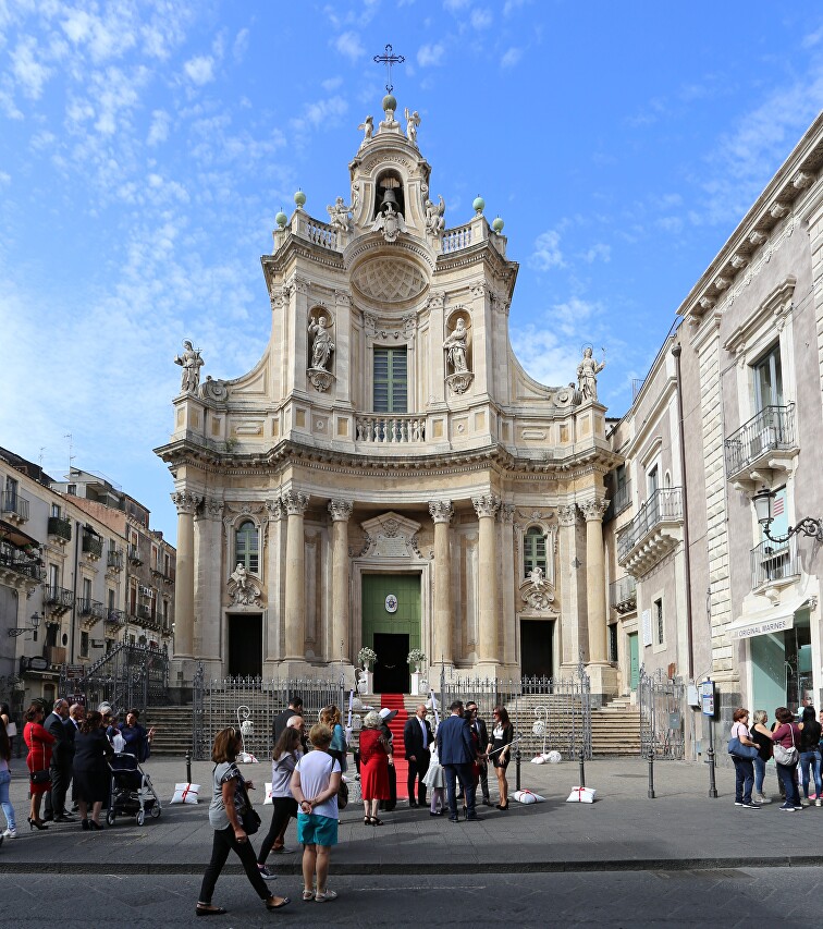 Wedding in the Basilica della Collegiata, Catania