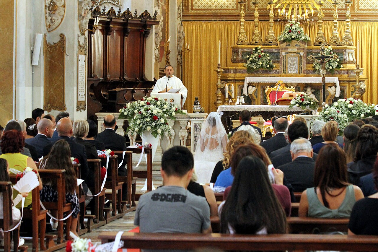 Wedding in the Basilica della Collegiata, Catania