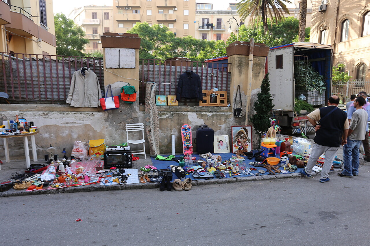 Giovanni Grasso Flea Market, Palermo