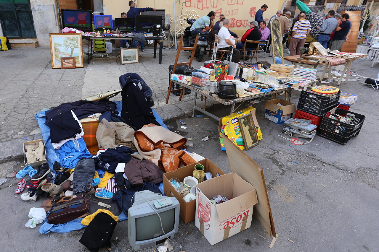 Giovanni Grasso Flea Market, Palermo