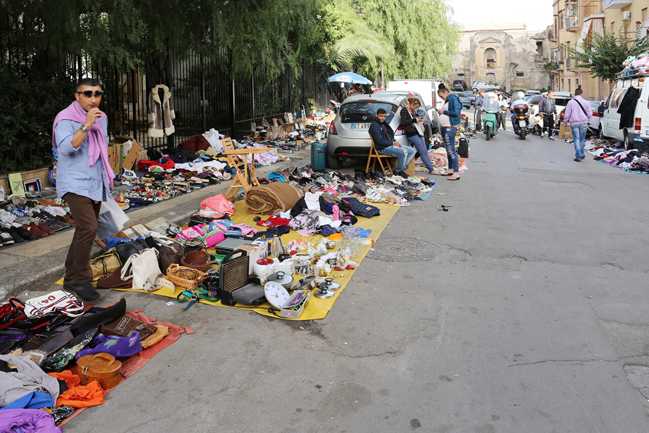 Giovanni Grasso Flea Market, Palermo