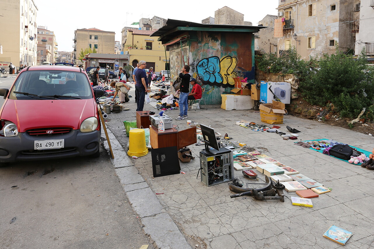 Giovanni Grasso Flea Market, Palermo