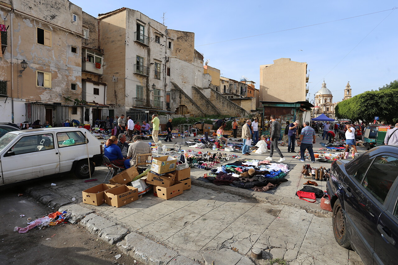 Giovanni Grasso Flea Market, Palermo