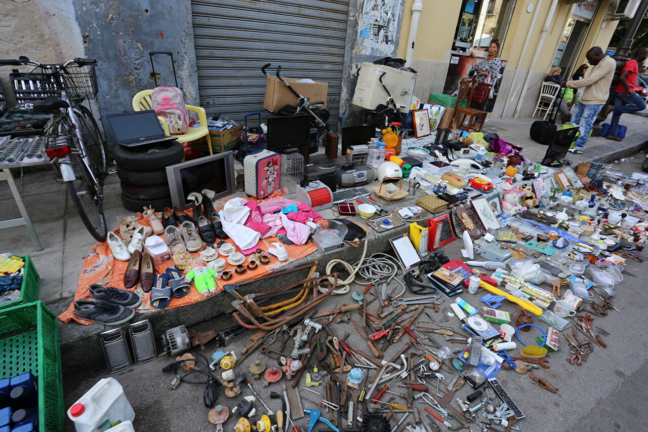 Giovanni Grasso Flea Market, Palermo