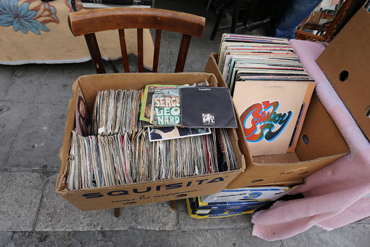 Giovanni Grasso Flea Market, Palermo