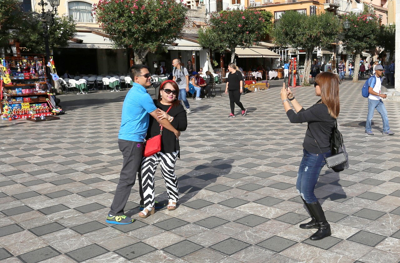 9 April Square, Taormina