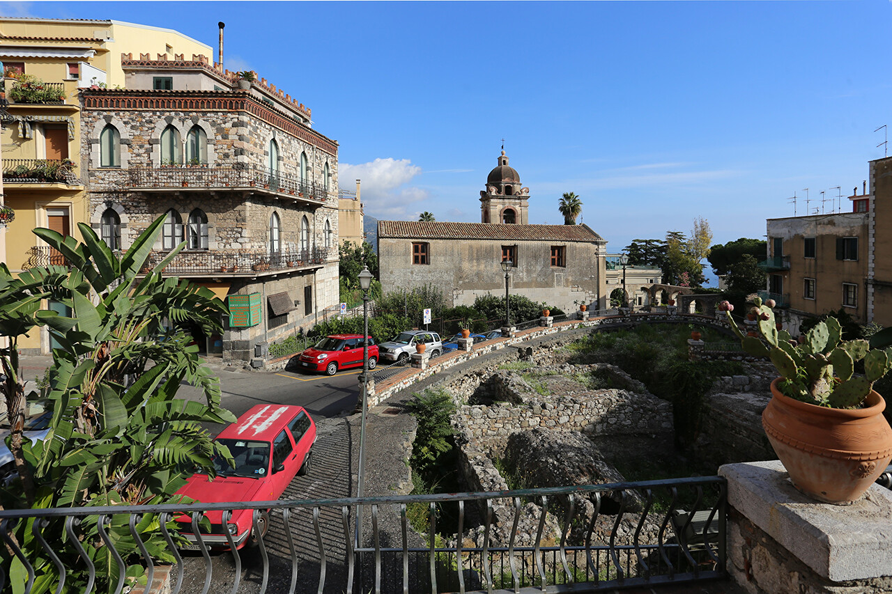 San Pancrazio Square, Taormina