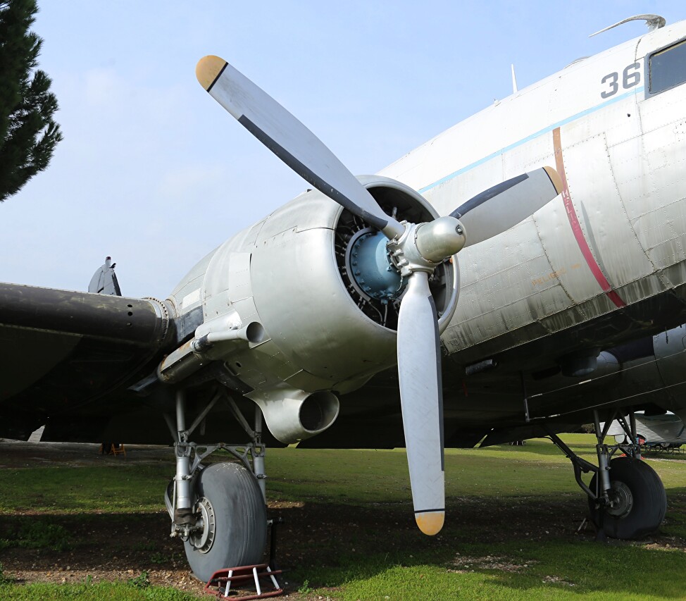 Военно-транспортный самолёт Douglas C-47B, Мадрид