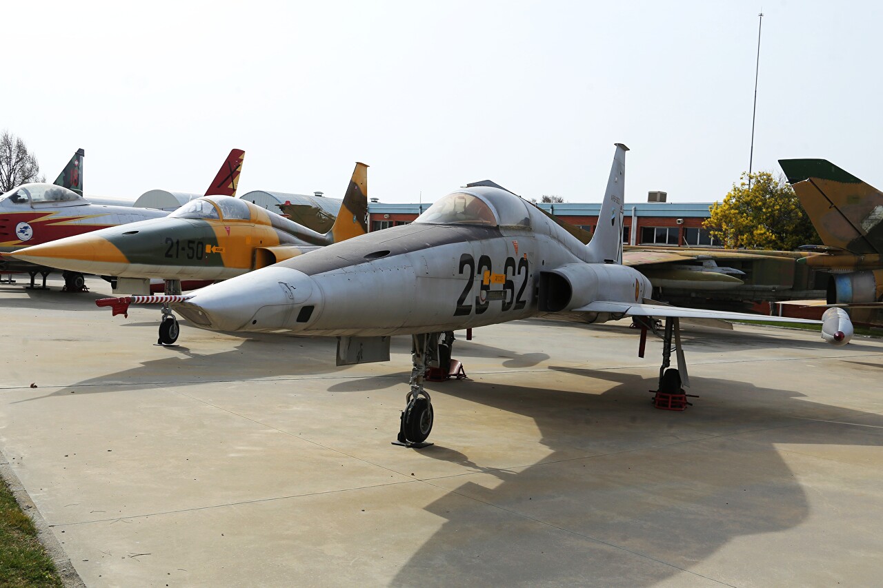 Photo reconnaissance aircraft RF-5A (CR. 9 / AR.9), Madrid