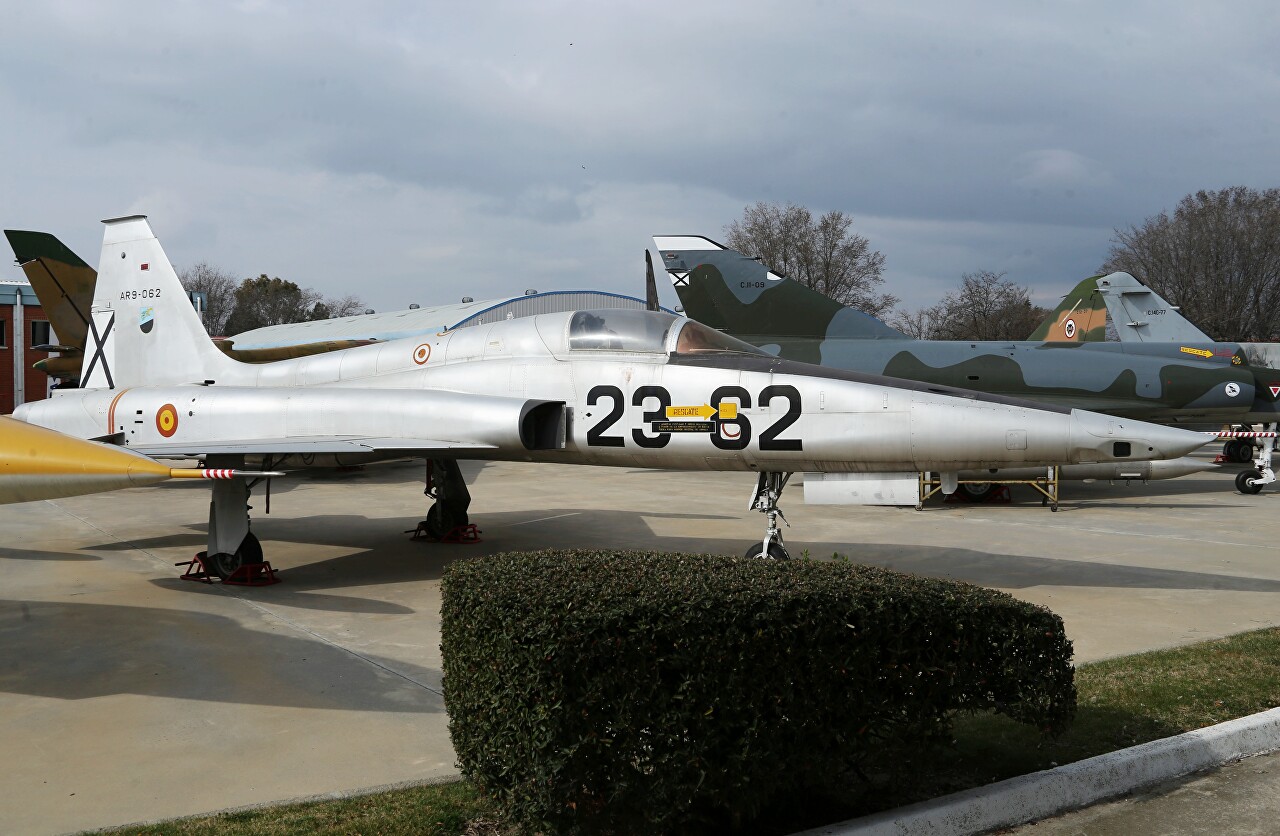 Photo reconnaissance aircraft RF-5A (CR. 9 / AR.9), Madrid