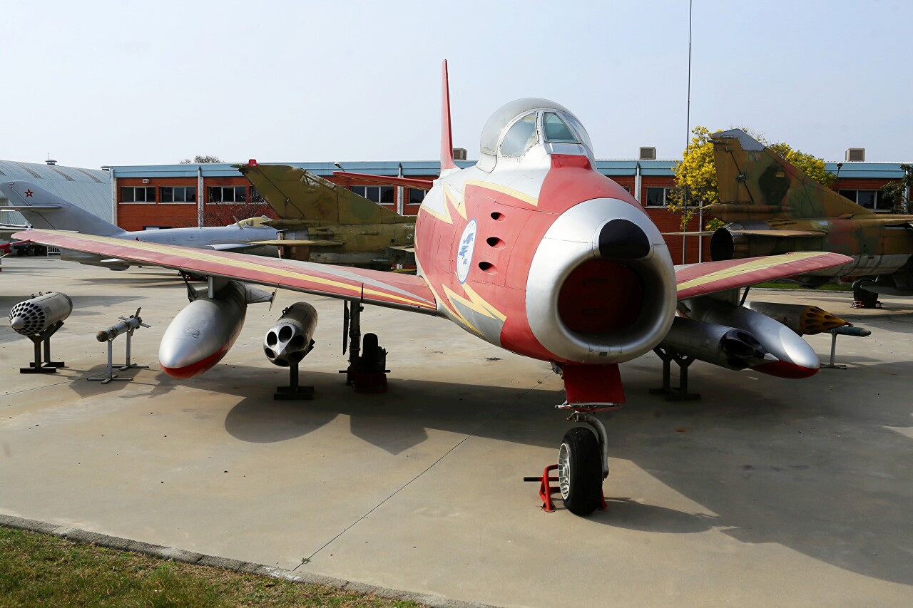 F-86 Sabre fighter, Madrid