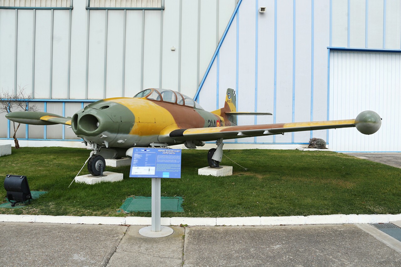 HA-220 Super Saeta, Museo del Aire, Madrid