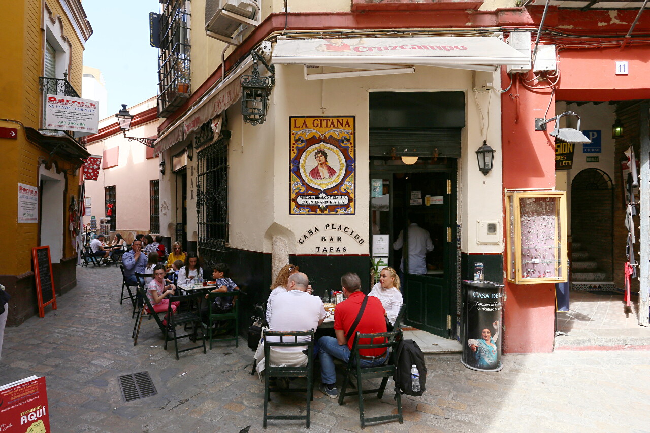 Calle Gloria, Seville