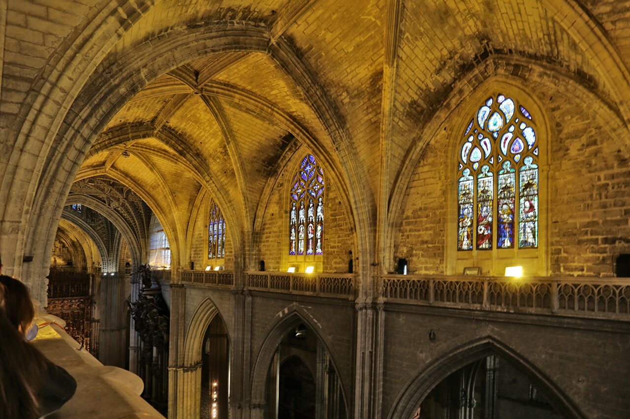 Under the arches of the Cathedral. The upper gallery
