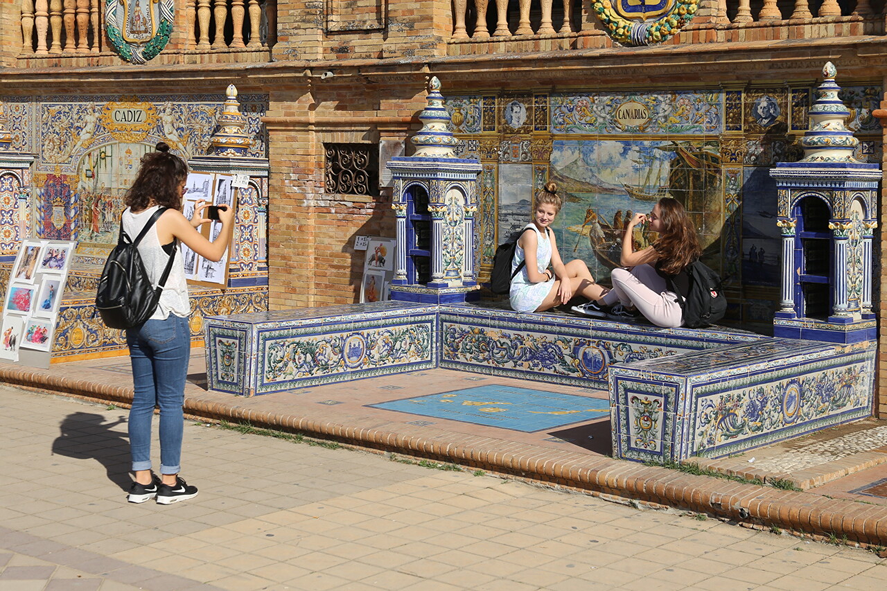 Provincial Alcoves, Plaza de España, Seville