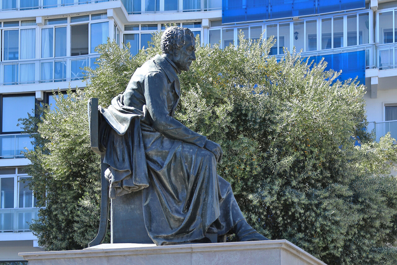 Monument to Manuel Heredia, Malaga