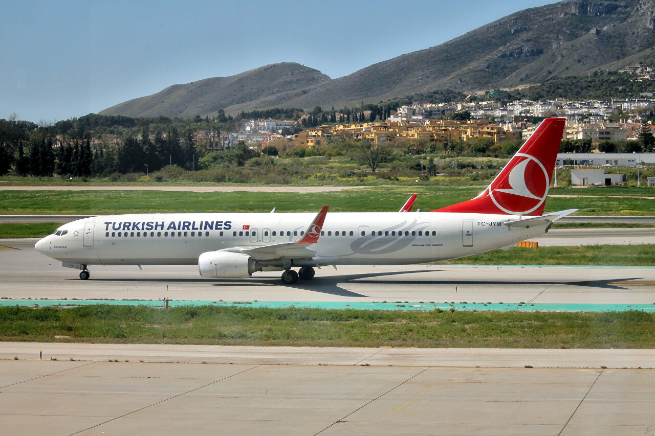Аэропорт Малага-Коста-дель-Соль. Boeing 737-9F2/ER Turkish Airlines TC-JYM  'Inceburun'