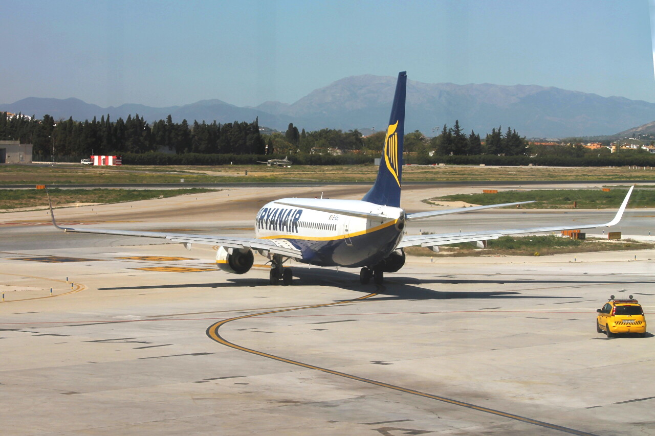 Malaga-Costa del Sol airport. Rynair Boeing-737 EI-DAL